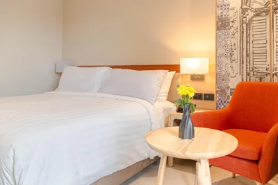 Deluxe King — GLOW Mira Karon Beach
